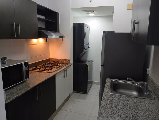 Alquilo apartamento en Via España, amoblado, 2 recamaras, 80m2, con area social. - Imagen 5