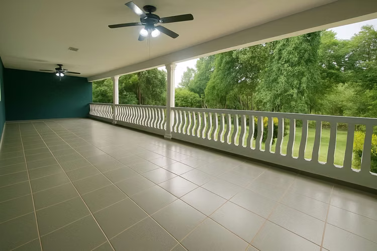 2 Hectáreas de Terreno con Residencia Estilo Villa, Ideal para Inversión Recreacional - Imagen 8