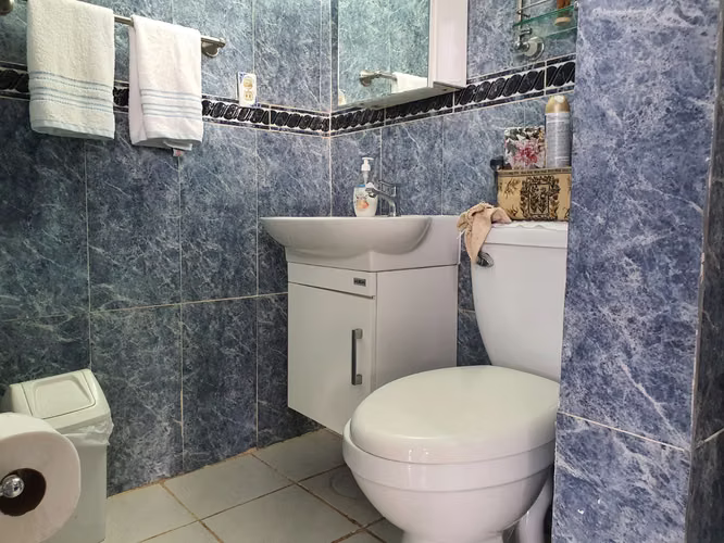 CASA DE UN NIVEL CON PISCINA, UBICADA EN EL CORAZÓN DE LA CIUDAD - Imagen 5