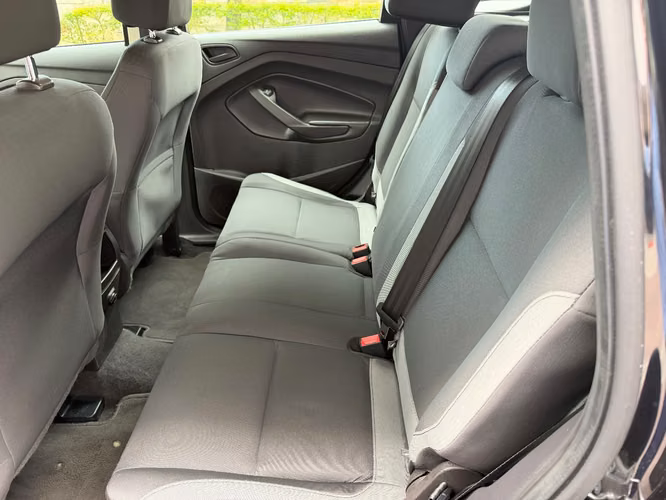 2015 Ford Escape S Excelente condiciones 