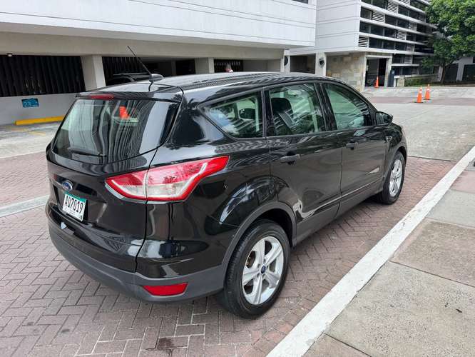 2015 Ford Escape S Excelente condiciones 