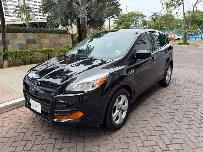 2015 Ford Escape S Excelente condiciones 