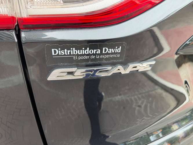 2015 Ford Escape S Excelente condiciones 