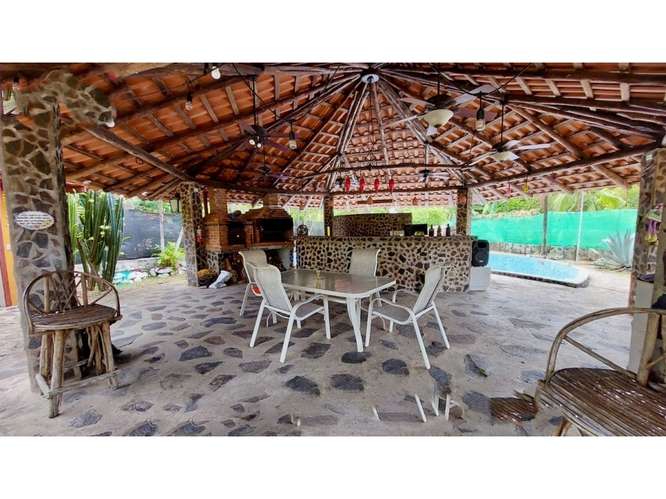 SE VENDE FINCA CHAME 2000M 3 HABITACIONES 4 BAÑOS AMPLIO PATIO