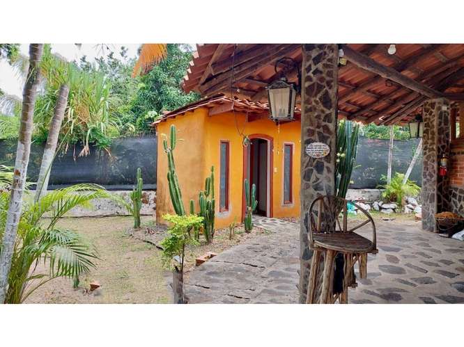 SE VENDE FINCA CHAME 2000M 3 HABITACIONES 4 BAÑOS AMPLIO PATIO
