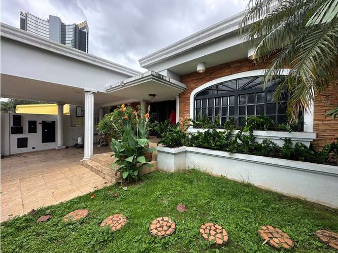 SE VENDE CASA BETANIA LOS ANGELES 508M 4 HABITACION 2 NIVELES PISCINA