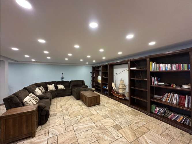 SE VENDE CASA BETANIA LOS ANGELES 508M 4 HABITACION 2 NIVELES PISCINA - Imagen 5
