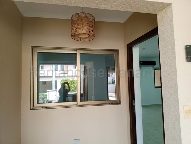 Venta de Casa en Panama Pacifico Woodlands NS