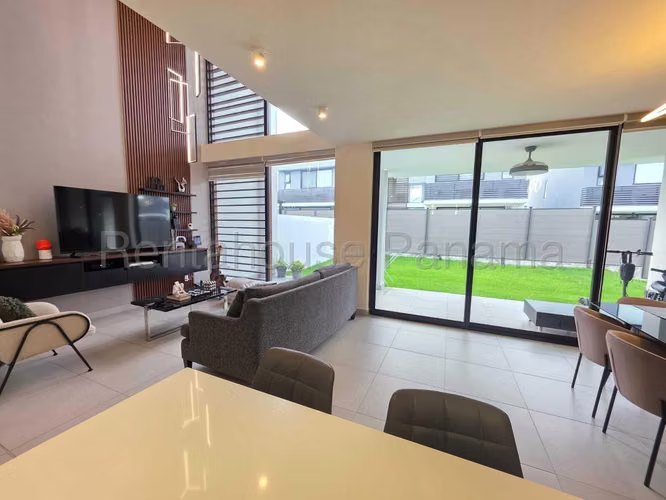 Venta de Casa en Panama Pacifico Imaterra NS