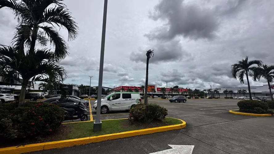 Aaluiler  de local comercial los pueblos  - Imagen 3