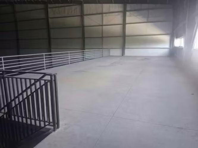 Alquilo Galera Comercial Con Electricidad Trifasica 