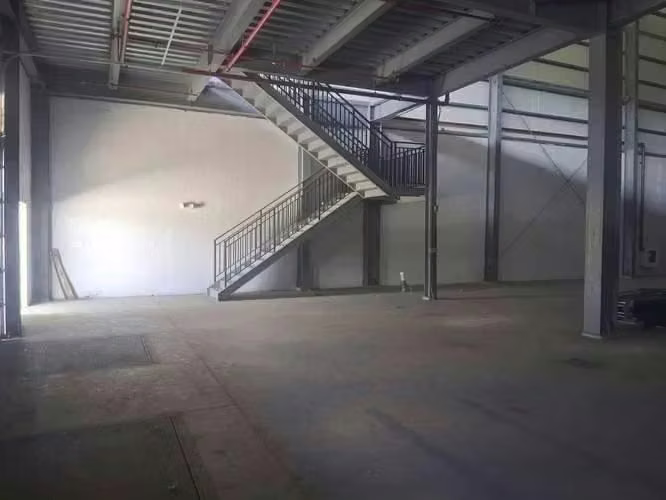 Alquilo Galera Comercial Con Electricidad Trifasica 