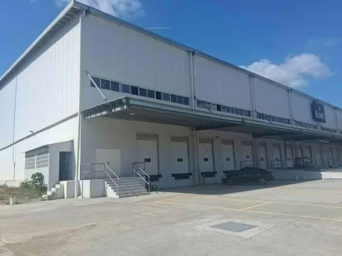 Alquilo Galera Comercial Con Electricidad Trifasica 