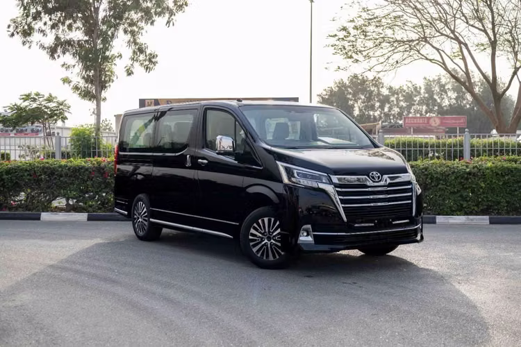 2026 TOYOTA GRANVIA LUXURY