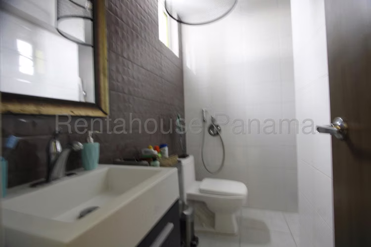 Se Alquila Apartamento en Via España EH - Imagen 12