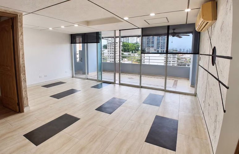 Sale of Apartment in Bethania, PH Golden Boulevard, 204 m ²