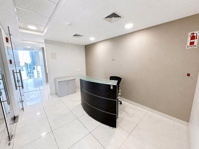  OFICINA CORPORATIVA EN ALQUILER | TORRE HI-POINT   Calle 51 y Federico Boyd | Área Bancaria  Excelente oficina corp
