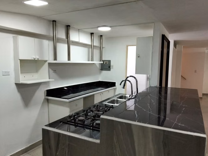 Alquilo casa residencial en La Loceria  - Imagen 4
