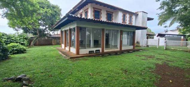 Alquiler Casa El Dorado cerca de Momi Seguridad, Amplitud y Ubicación Con Vista Panorámica