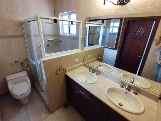 Alquiler Casa Costa Del Este, Duplex en Ph Residencial con Garita/Muy Bien Conservada-Gran Oprtunidad!