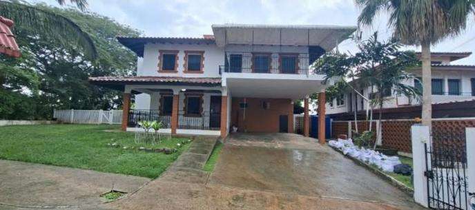 Alquiler Casa El Dorado cerca de Momi Seguridad, Amplitud y Ubicación Con Vista Panorámica - Imagen 2