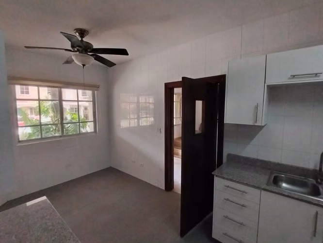 Alquiler Casa Costa Del Este, Duplex en Ph Residencial con Garita/Muy Bien Conservada-Gran Oprtunidad!