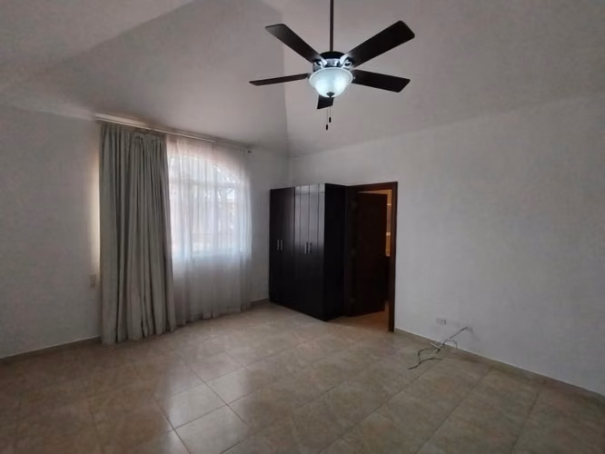 Alquiler Casa Costa Del Este, Duplex en Ph Residencial con Garita/Muy Bien Conservada-Gran Oprtunidad!