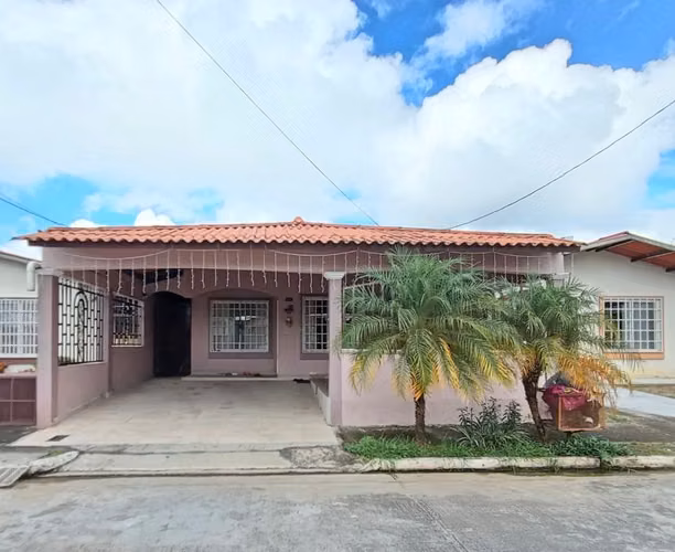 HOUSE FOR SALE HACIENDA SANTA FE, LA SIESTA / TOCUMEN