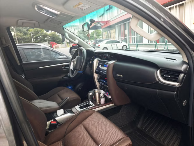 Vendo Toyota fortuner 2017 negociable  - Imagen 9