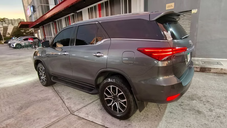 Vendo Toyota fortuner 2017 negociable  - Imagen 4