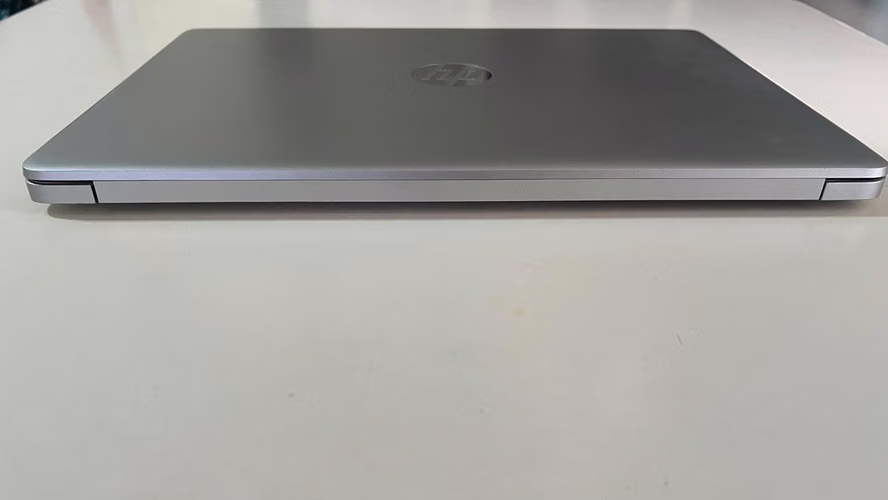 LAPTOP HP 15 EN PERFECTO ESTADO! (Como nueva) NEGOCIABLE!!! - Imagen 6