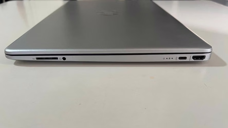 LAPTOP HP 15 EN PERFECTO ESTADO! (Como nueva) NEGOCIABLE!!! - Imagen 7