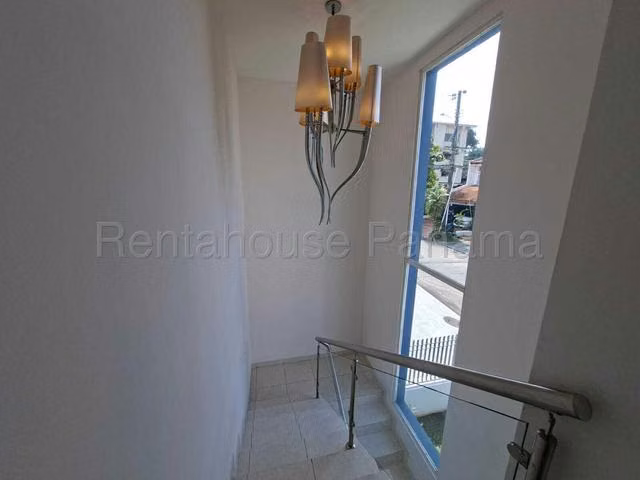 SE ALQUILA CASA DE 2 NIVELES EN LA ALAMEDA - Imagen 8