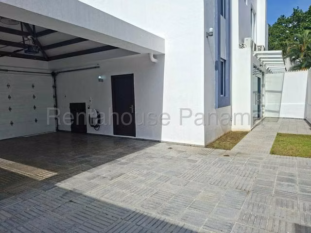 SE ALQUILA CASA DE 2 NIVELES EN LA ALAMEDA - Imagen 13