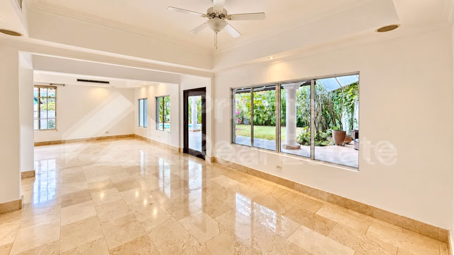 Se Vende casa en Las perlas Costa del este - Imagen 5