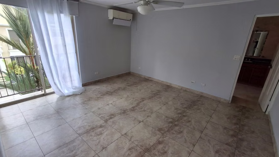 Embassy Gardens. 555mts 4r 3.5b estudio piscina $755,000.00neg  - Imagen 18