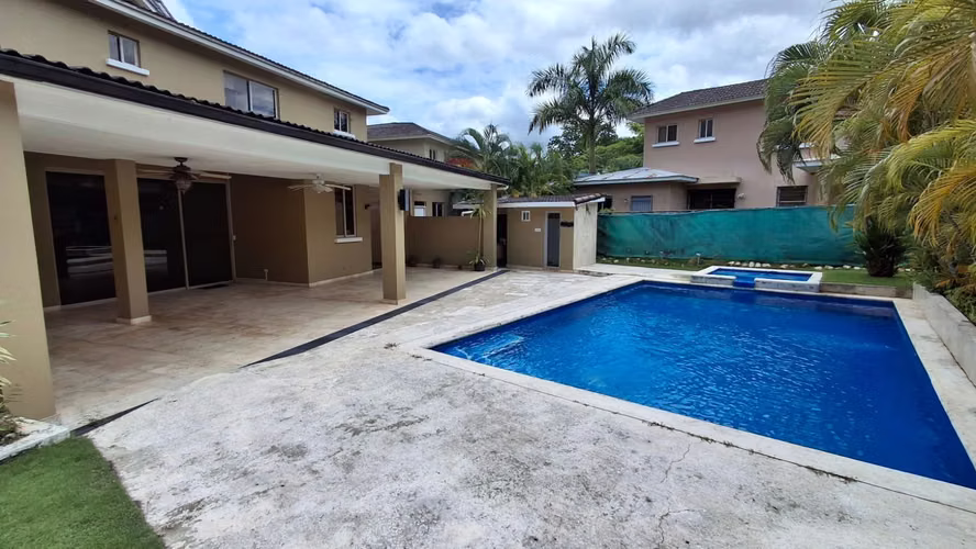 Embassy Gardens. 555mts 4r 3.5b studio pool $755,000.00neg