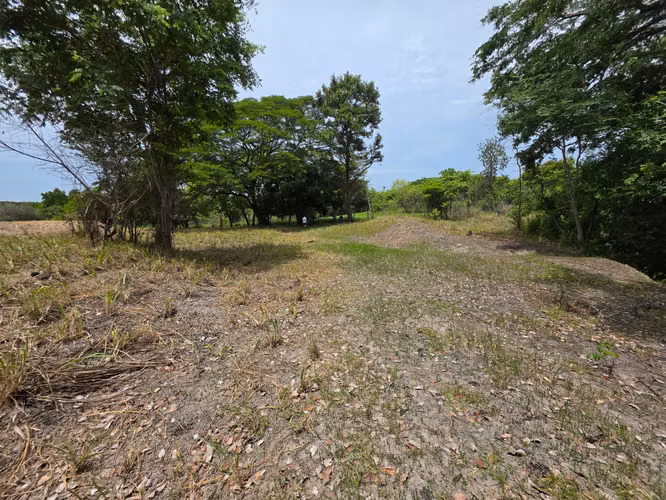 Anton. Terreno colinda con rio majagual. 42,858mts $259,000.00neg  - Imagen 7