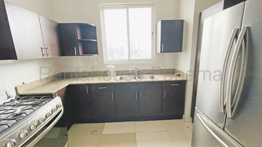 Alquiler de apartamento de 2 niveles 217 mts en Obarrio - Imagen 3