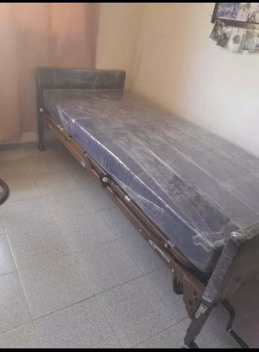  ¡EN VENTA! Cama Hospitalaria Manual con Colchón  - Imagen 3