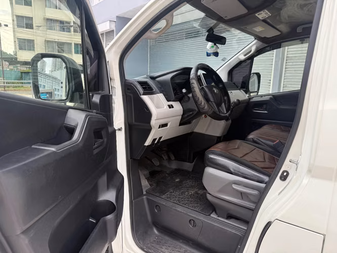 Toyota Hi-Ace - Imagen 7