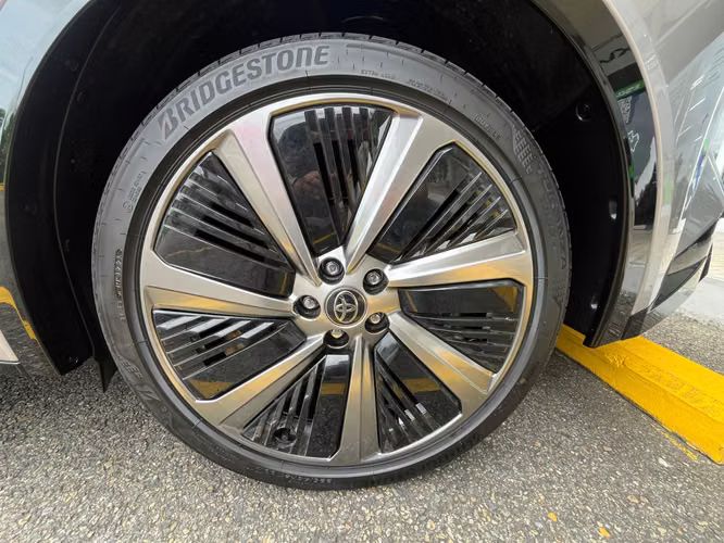 Toyota bZ5 550 PRO 2025 | 100% ELÉCTRICO | SUV | 550 KM CLTC  - Imagen 9