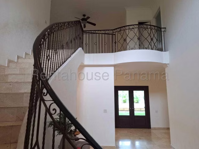Alquiler casa duplex en Costa Serena, Costa del Este IH27-1890