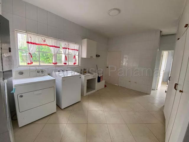 Casa duplex en alquiler PH Costa Srene, Costa del Este iH27-2200
