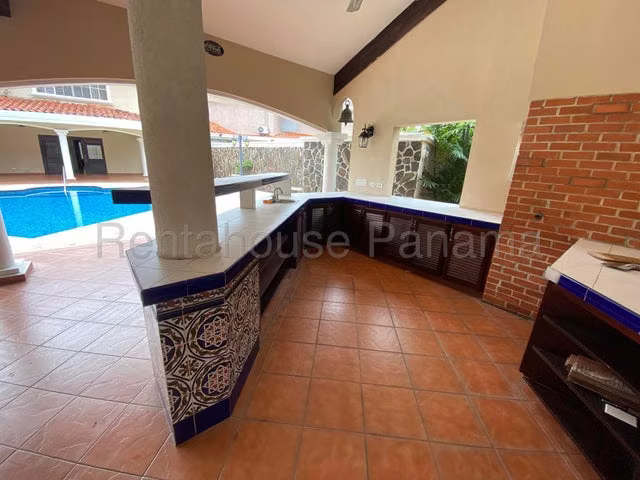 Casa duplex en alquiler PH Costa Srene, Costa del Este iH27-2200