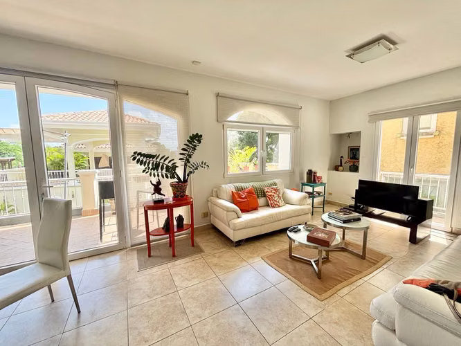 Exclusivo Apartamento en Tucán Country Club | Vista Verde, Amplio Balcón y Membresía de Golf Incluida