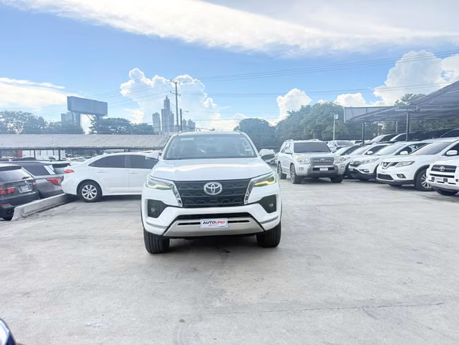 Toyota Fortuner 2023 - Imagen 3
