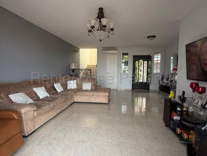 I8185GRR Rental House in Brisas Del Golf