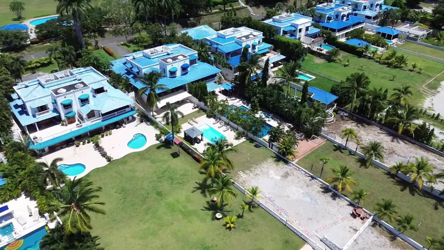 Villa de 3 niveles frente al mar con piscina privada en Playa Blanca - Imagen 3