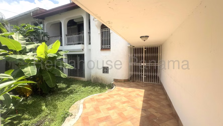 Sale of House in La Alameda DCD27-1497